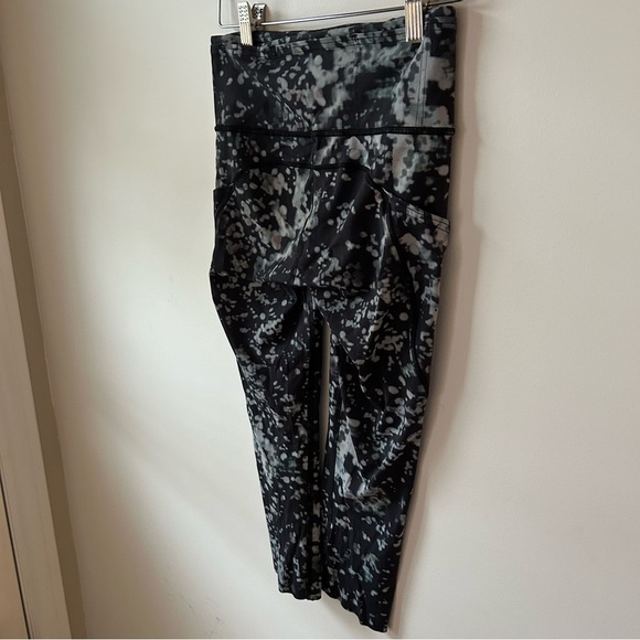 Lululemon Fast and Free Crop - Picture 6 of 9